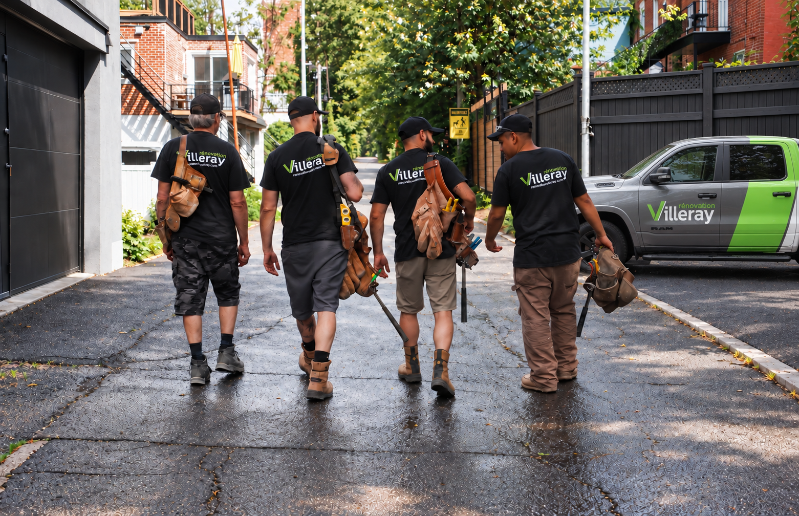 L’équipe familiale de Rénovation Villeray dans une ruelle de Villeray, Montréal.